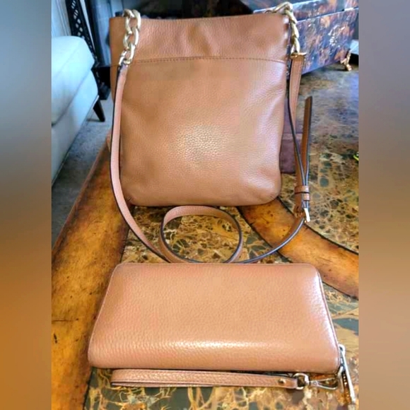 🟠LOW START🟠Michael Kors Crossbody and wallet set - Picture 15 of 16